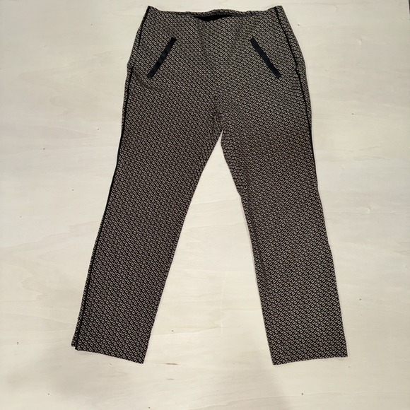 Chico's Pants - Chico's So Slimming Juliet Pants Prairie Geo Black Tan Faux Leather Size 0 US 4